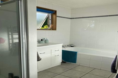 Photo of property in 12 Amorino Drive, Red Beach, 0932