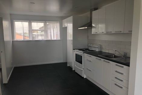 Photo of property in 11 Kotuku Street, Te Atatu Peninsula, Auckland, 0610