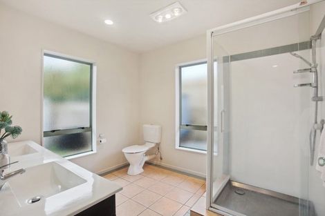 Photo of property in 3 Khaleel Place, Henderson, Auckland, 0612