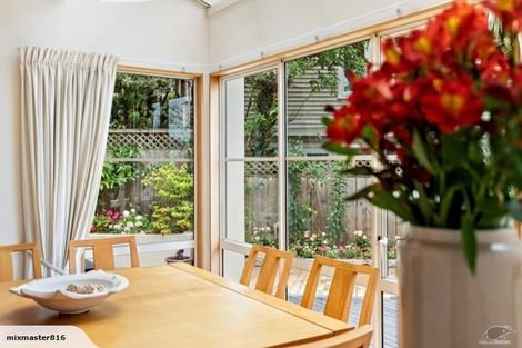 Photo of property in 514 South Titirangi Road, Titirangi, Auckland, 0604