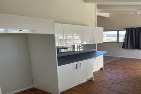 Photo of property in 1a Saint Vincent Way, Waikanae, 5036