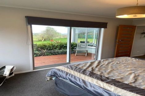 Photo of property in 84 Kaihau Road, Karioitahi, Waiuku, 2683