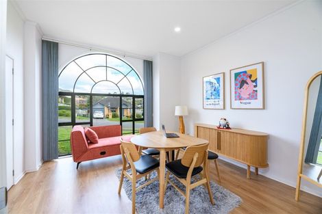 Photo of property in 27 Toledo Avenue, Henderson, Auckland, 0612