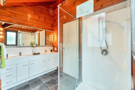 Photo of property in 2/18 Long Bay Drive, Torbay, Auckland, 0630