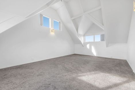 Photo of property in 44 Eugenia Rise, Totara Heights, Auckland, 2105