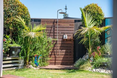 Photo of property in 6 Konini Crescent, Waikanae Beach, Waikanae, 5036