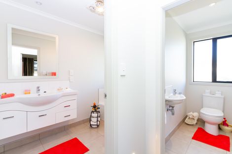 Photo of property in 88 Rosalie Terrace, Kelvin Grove, Palmerston North, 4414