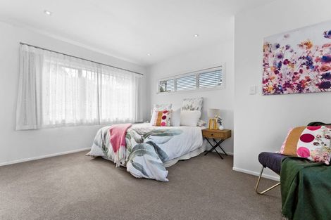 Photo of property in 16 Prestige Place, Castor Bay, Auckland, 0620