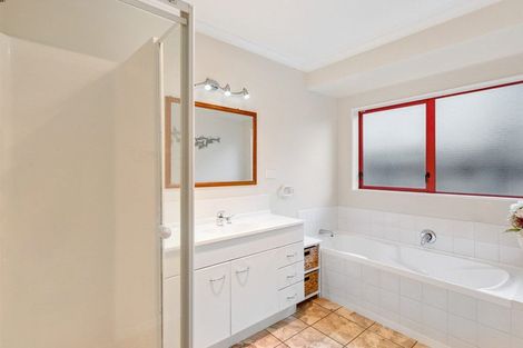 Photo of property in 15 San Priamo Place, Paraparaumu Beach, Paraparaumu, 5032