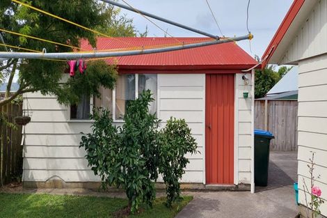 Photo of property in 98 Oakfield Crescent, Pukete, Hamilton, 3200