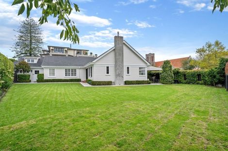 Photo of property in 12 Bassett Road, Remuera, Auckland, 1050