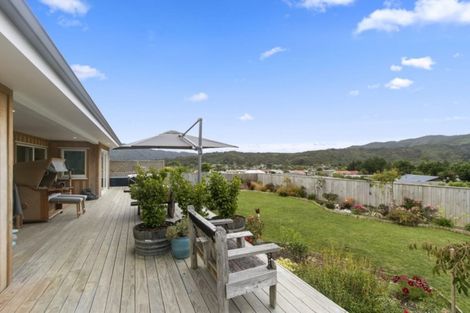 Photo of property in 55 Ruthven Road, Wainuiomata, Lower Hutt, 5014