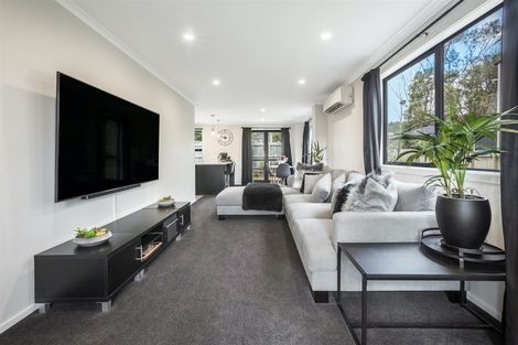 Photo of property in 1e Breakwater Way, Whitby, Porirua, 5024