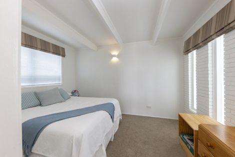 Photo of property in 8 Downsview Road, Pakuranga Heights, Auckland, 2010