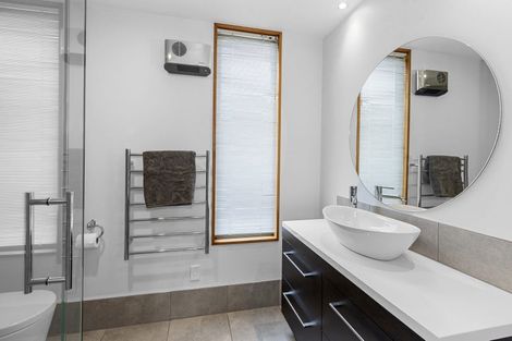 Photo of property in 33 Crofton Road, Harewood, Christchurch, 8051