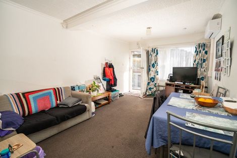 Photo of property in 87 Queens Drive, Lyall Bay, Wellington, 6022