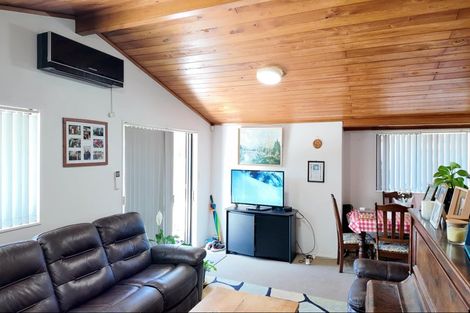 Photo of property in 372 Swanson Road, Ranui, Auckland, 0612