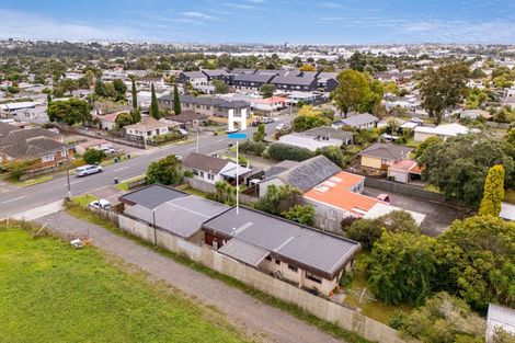 Photo of property in 130a Bruce Mclaren Road, Henderson, Auckland, 0612