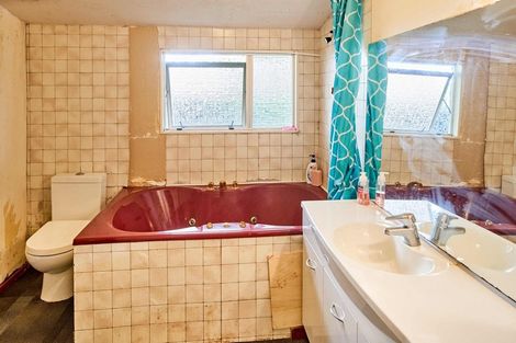 Photo of property in 107 Seddon Street, Naenae, Lower Hutt, 5011