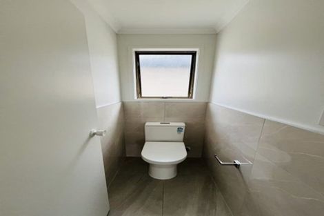 Photo of property in 15 Aronia Way, Goodwood Heights, Auckland, 2105