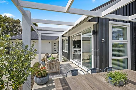 Photo of property in 2 Awanui Crescent, Matakana, 0985