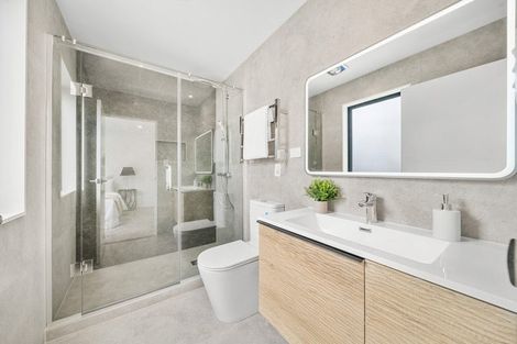 Photo of property in 102a Te Oneroa Way, Long Bay, Auckland, 0630