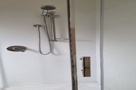 Photo of property in 18 Cheryl Place, Hillcrest, Auckland, 0627