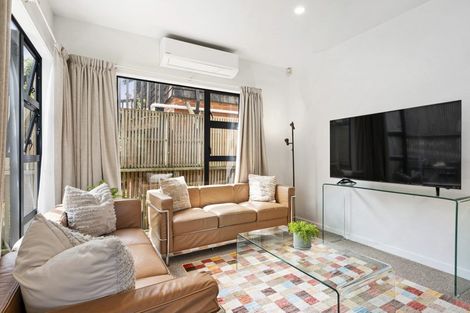 Photo of property in 2a Lewisville Terrace, Thorndon, Wellington, 6011