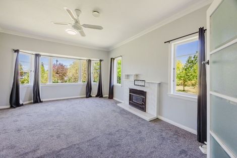 Photo of property in 2070 State Highway 2, Waipukurau, 4285