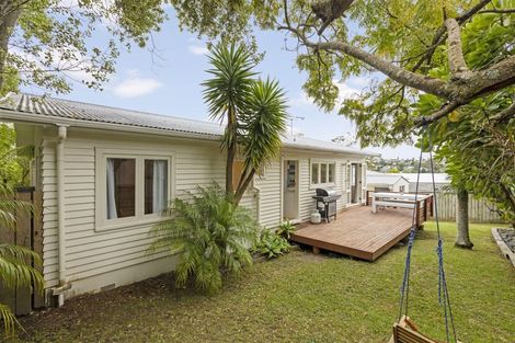 Photo of property in 1/3 Ellice Road, Totara Vale, Auckland, 0629