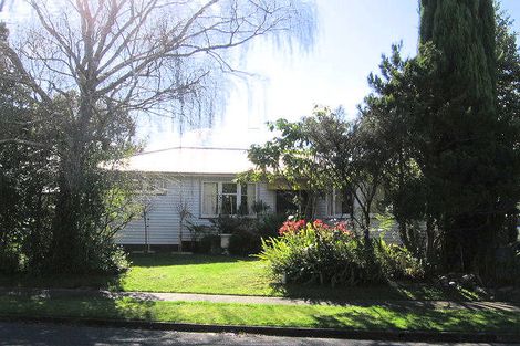 Photo of property in 7 Surrey Crescent, Hokowhitu, Palmerston North, 4410