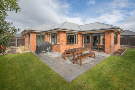 Photo of property in 6 Taiwhenua Street, Rangiora, 7400
