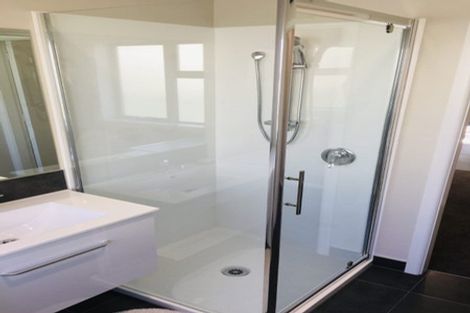 Photo of property in 252 Avonhead Road, Avonhead, Christchurch, 8042