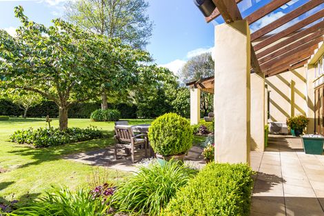 Photo of property in 280 Gillespie Place, Acacia Bay, Taupo, 3385