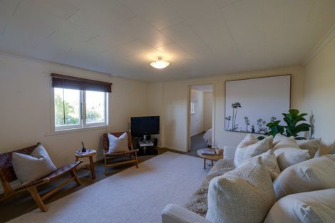 Photo of property in 4 Harvey Road, Bluff Hill, Napier, 4110