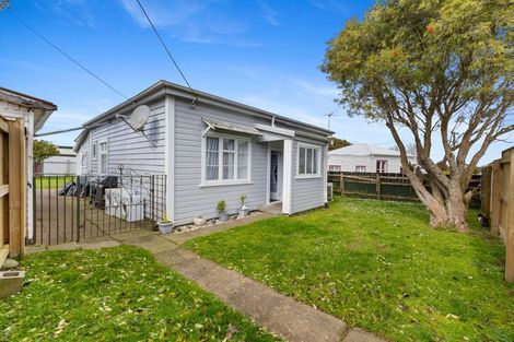 Photo of property in 4 Preston Street, Eltham, 4322