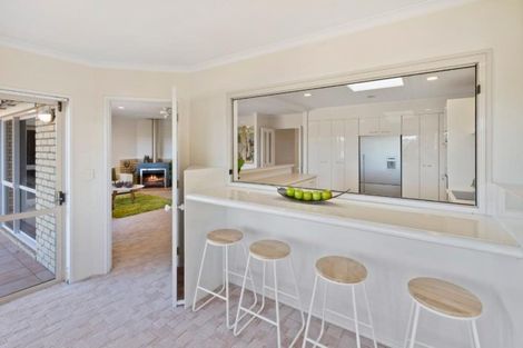 Photo of property in 88 Rushgreen Avenue, Pahurehure, Papakura, 2113