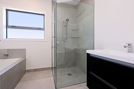 Photo of property in 5 Cassin Place, Taradale, Napier, 4112