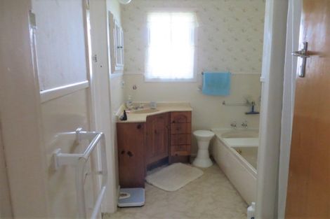 Photo of property in 11 Brick Street, Te Aroha, 3320