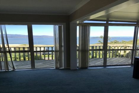 Photo of property in 52 Dress Circle, Newlands, Wellington, 6037