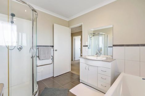 Photo of property in 20 Araminta Place, Beachlands, Auckland, 2018