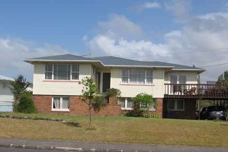 Photo of property in 62 St Leonards Road, Kelston, Auckland, 0602