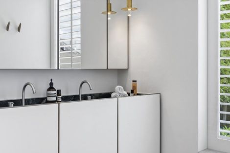 Photo of property in 28 St Marys Road, Saint Marys Bay, Auckland, 1011