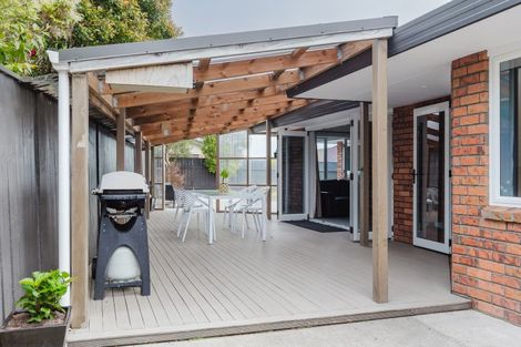 Photo of property in 4 Lourie Way, Fitzherbert, Palmerston North, 4410