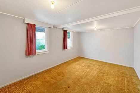 Photo of property in 42 Karaka Street, Castlecliff, Whanganui, 4501