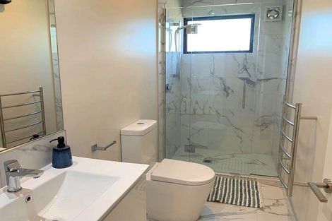 Photo of property in 2 Lyndon Street, Riccarton, Christchurch, 8011