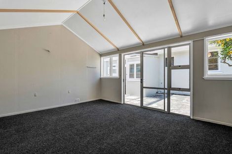 Photo of property in 58 Ngamotu Road, Moturoa, New Plymouth, 4310