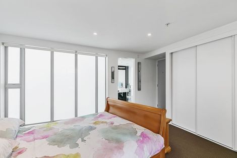 Photo of property in Portal Apartments, 8d/42 Cable Street, Te Aro, Wellington, 6011