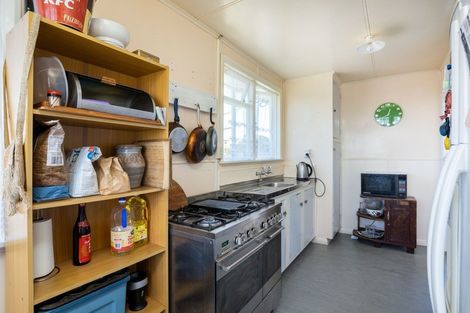 Photo of property in 33 Banks Street, Marfell, New Plymouth, 4310