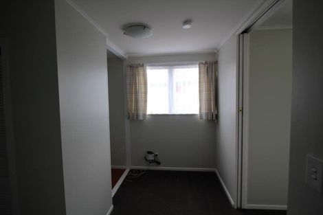 Photo of property in 1 Gaede Terrace, Sunnyvale, Auckland, 0612